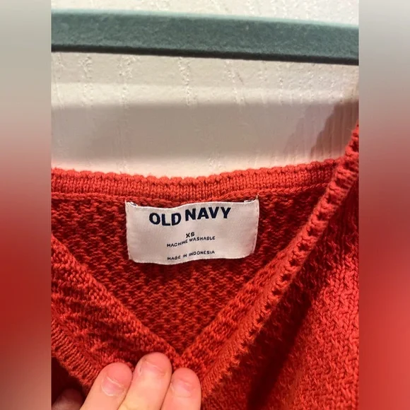 Knit old navy tank top - Picture 3 of 3